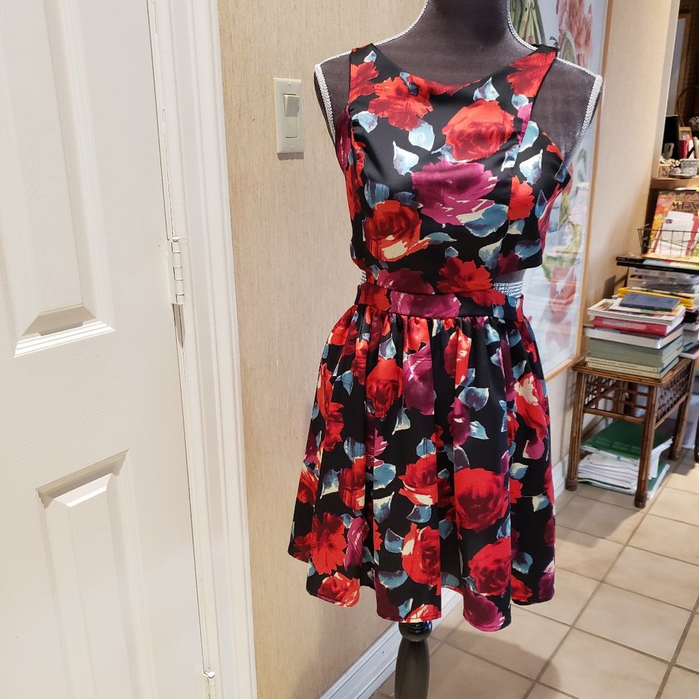 Rachal Kate Floral Dress - Sz Small